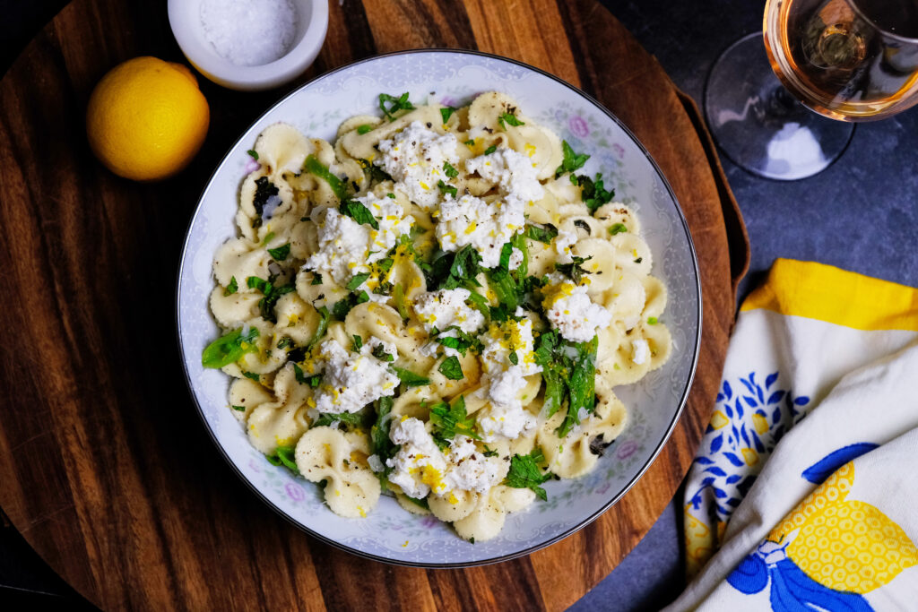 picture of sugar snap peas pasta with lemon and ricotta